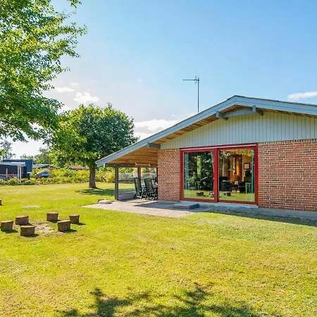 6 Person In Orsted-by Traum *